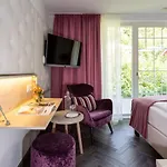 Boutiquehotel Bergvilla Am Fusse Der Alpen (adults Only) 3*