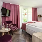 Boutiquehotel Bergvilla Am Fusse Der Alpen (adults Only) Hotel 3*