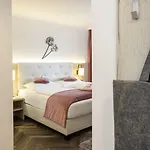 Boutiquehotel Bergvilla Am Fusse Der Alpen (adults Only) 3* Dafins