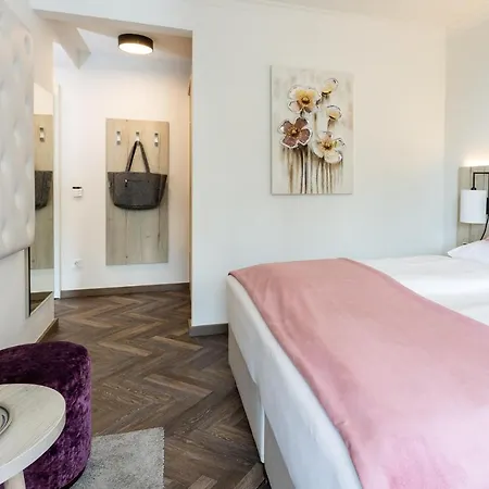 Boutiquehotel Bergvilla Am Fusse Der Alpen (adults Only) 호텔 3*