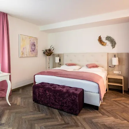 호텔 Boutiquehotel Bergvilla Am Fusse Der Alpen (adults Only) 3*