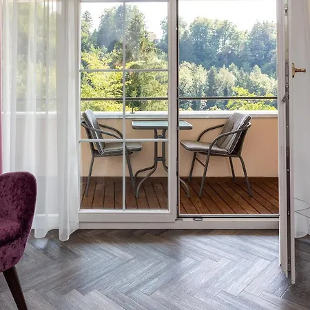 Boutiquehotel Bergvilla Am Fusse Der Alpen (adults Only) 3* Dafins