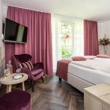 Boutiquehotel Bergvilla Am Fusse Der Alpen (adults Only) 호텔 3*