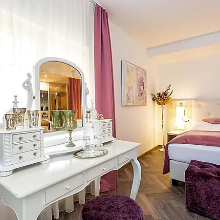Hotel Boutiquehotel Bergvilla Am Fusse Der Alpen (adults Only) Dafins