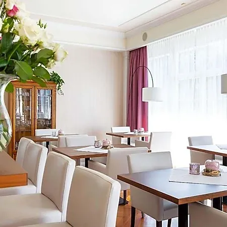 Boutiquehotel Bergvilla Am Fusse Der Alpen (adults Only) Hotel 3*