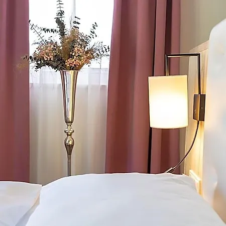 Boutiquehotel Bergvilla Am Fusse Der Alpen (adults Only) Hotel Dafins