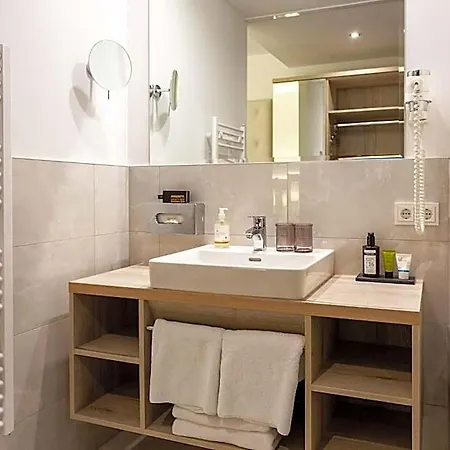 Boutiquehotel Bergvilla Am Fusse Der Alpen (adults Only) 3* Dafins