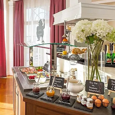 Boutiquehotel Bergvilla Am Fusse Der Alpen (adults Only) 3* Dafins