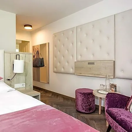 Boutiquehotel Bergvilla Am Fusse Der Alpen (adults Only) 3* Dafins